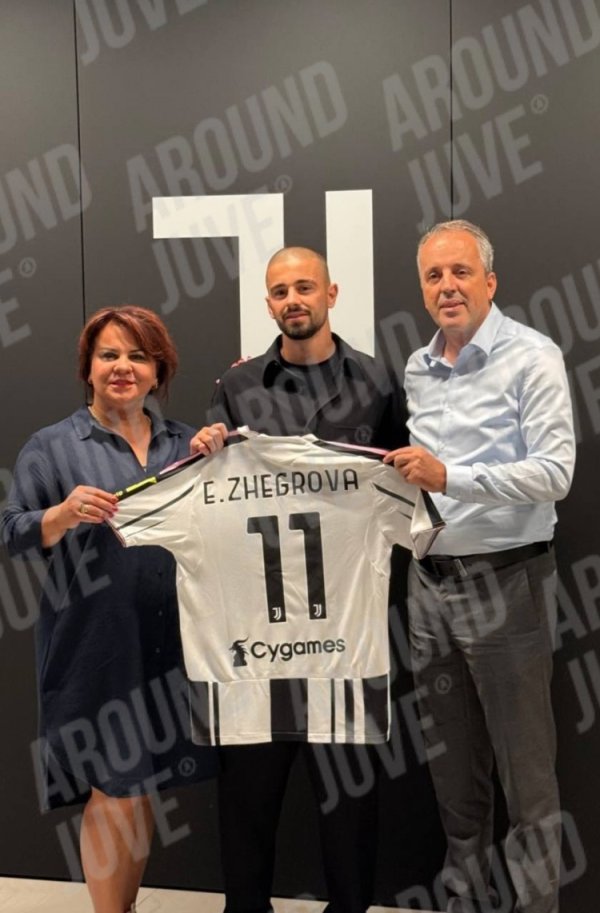 Người chơi mới của Juventus, cầu thủ chạy cánh 26 tuổi của Juventus Gergrova đã bị rò rỉ, giữ một chiếc áo số 11