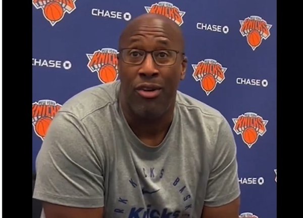 Mike Brown nói về tin đồn Knicks và Alphabet: Tôi sẽ không d