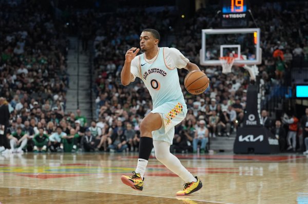Trạng thái nóng! Kelden ghi được 15 điểm và 5 rebound một cá