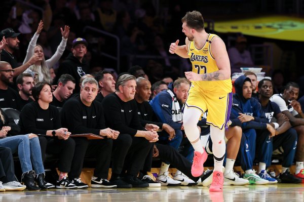 Redick: Đừng lo gánh nặng của Doncic quá nặng vì mỗi trận đấ