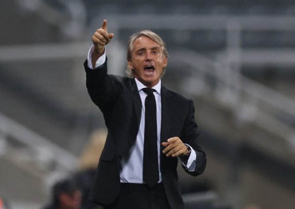 Schilla: Mancini sẽ ký hợp đồng với Thad đến năm sau + tùy c