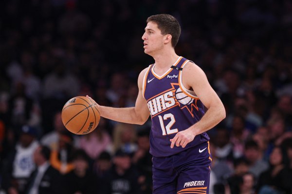 Cơ hội để chiến đấu với nó! Gillespie bay người cứu bóng và 