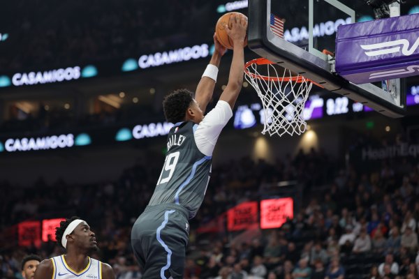 [Tân binh] Yang Hansen bị nghi ra sân. Bailey có 21 điểm và 